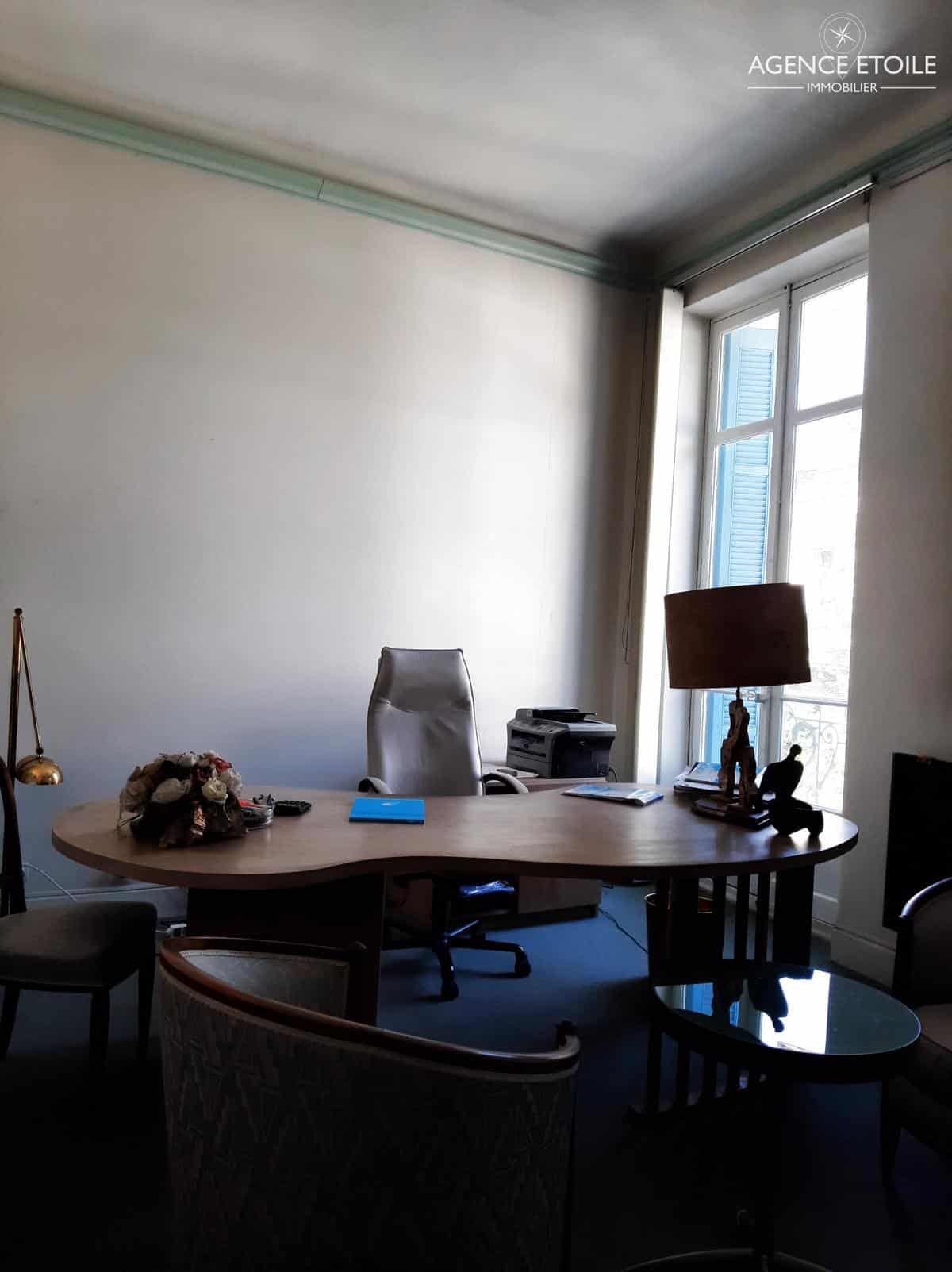 Salon-de-Provence-93m2 offices for rent