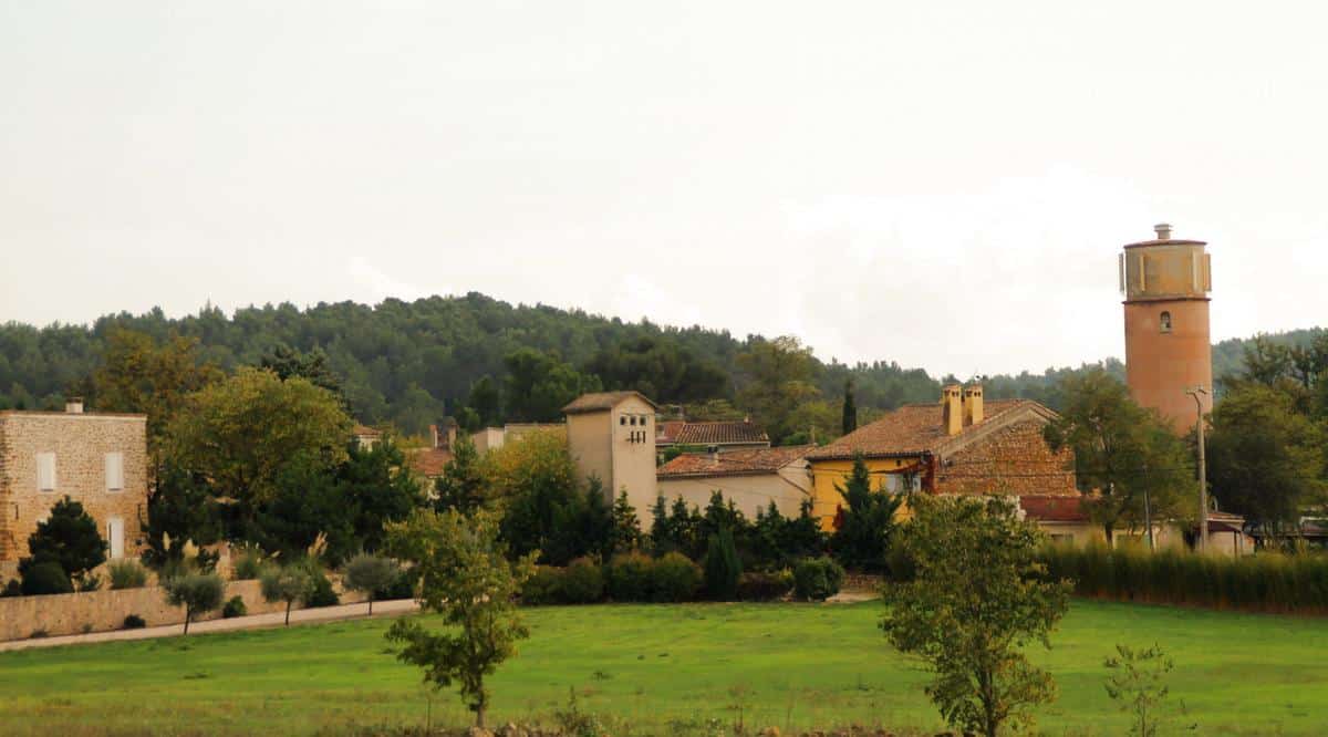 Peynier 13790 Renovated village house