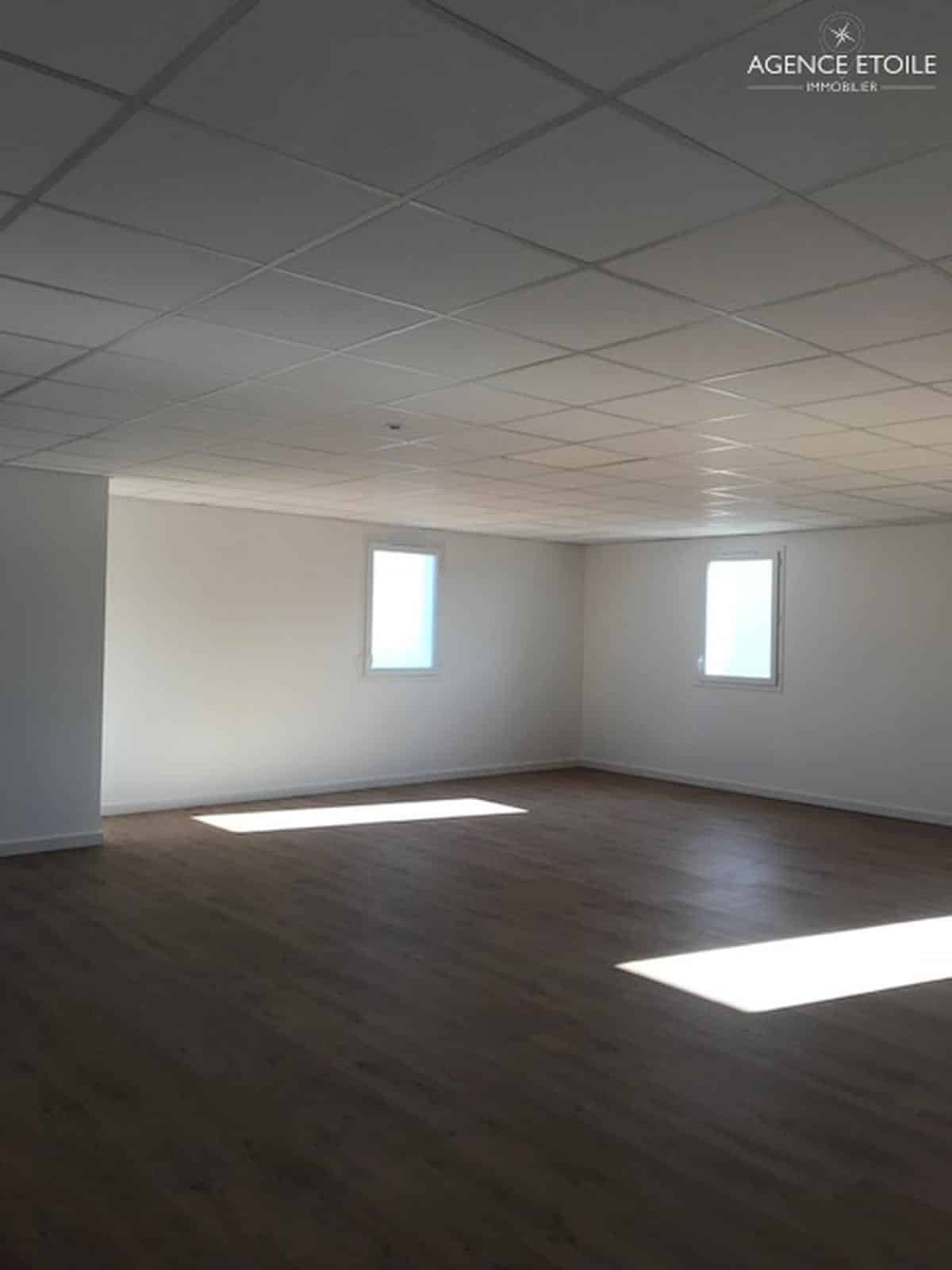 NEW Office of 93m2 for rent Salon de Provence