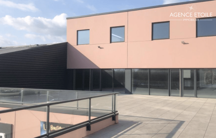 Salon – Local 474 m2 for rent