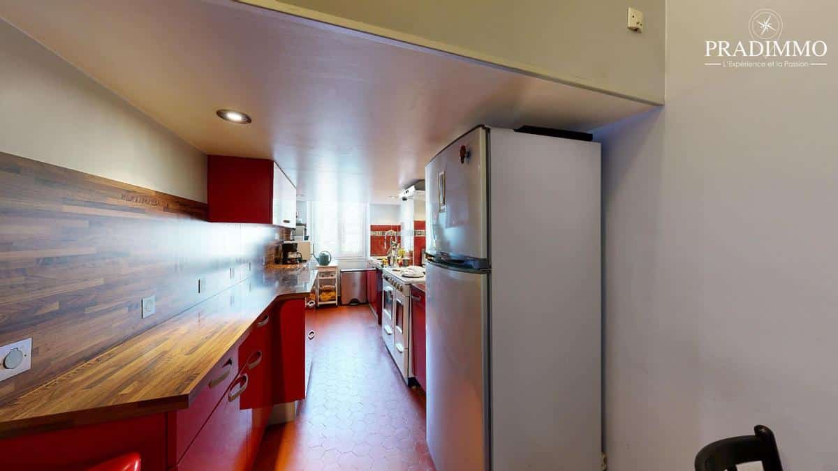 APPARTEMENT (2 lots réunis) DANS IMMEUBLE BOURGEOIS – POSSIB