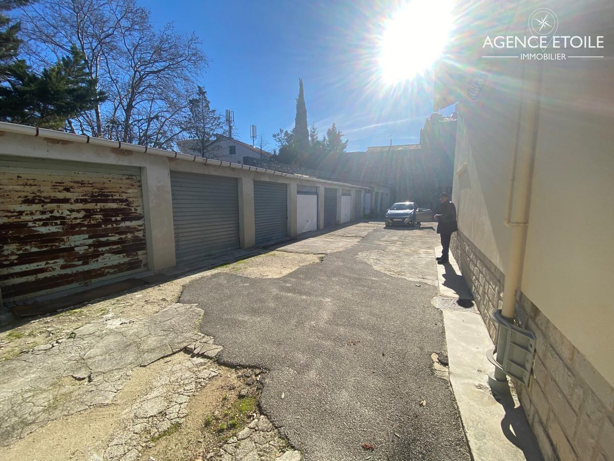 Garage fermé – Village de St Julien