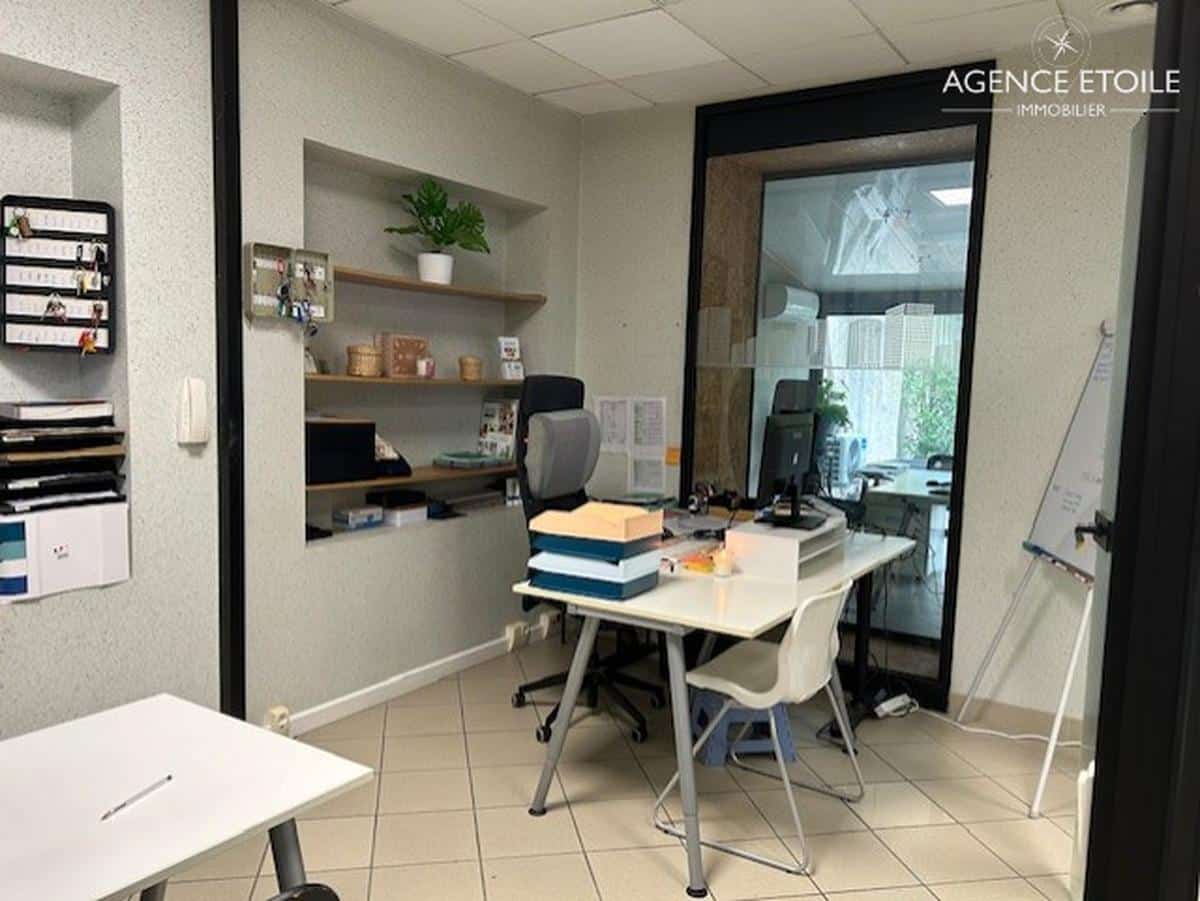 113m2 offices for rent Salon de Provence