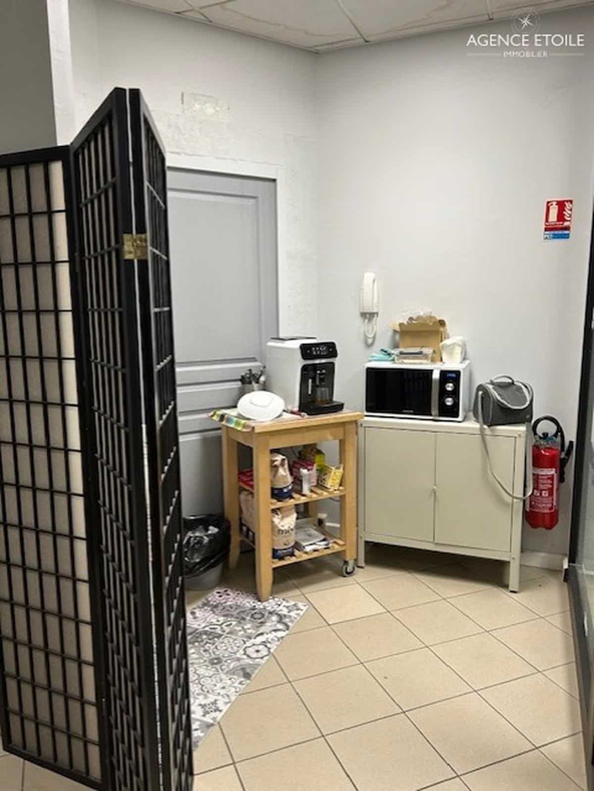 113m2 offices for rent Salon de Provence