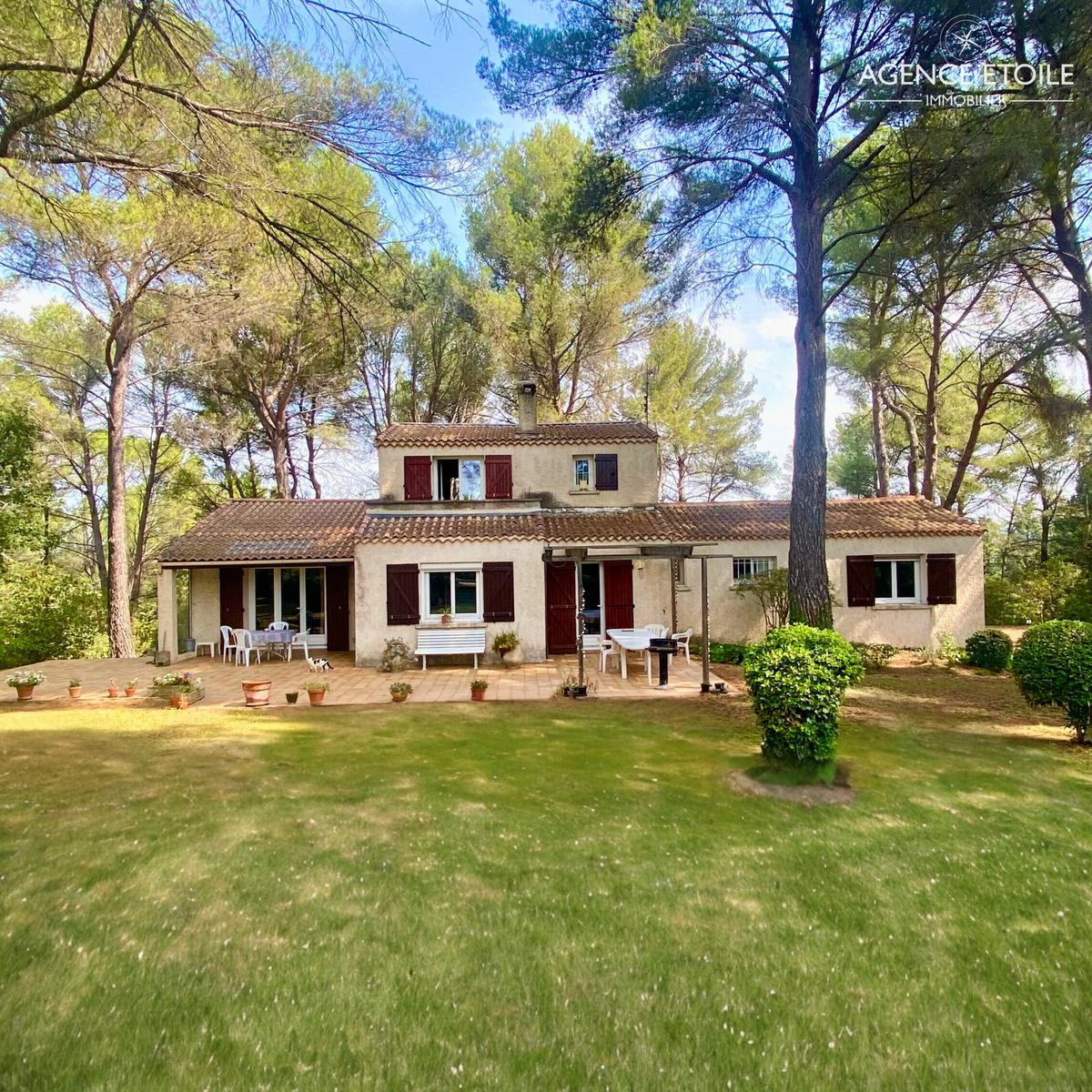 Grande Maison Provençale à fort potentiel et au ...