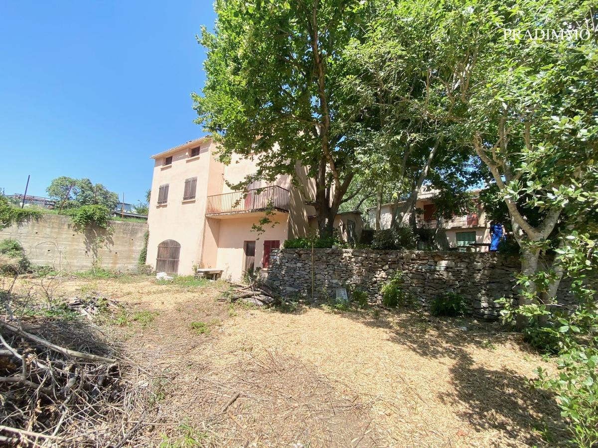 BASTIA- CARDO – Lot de trois maisons d’une surface totale de