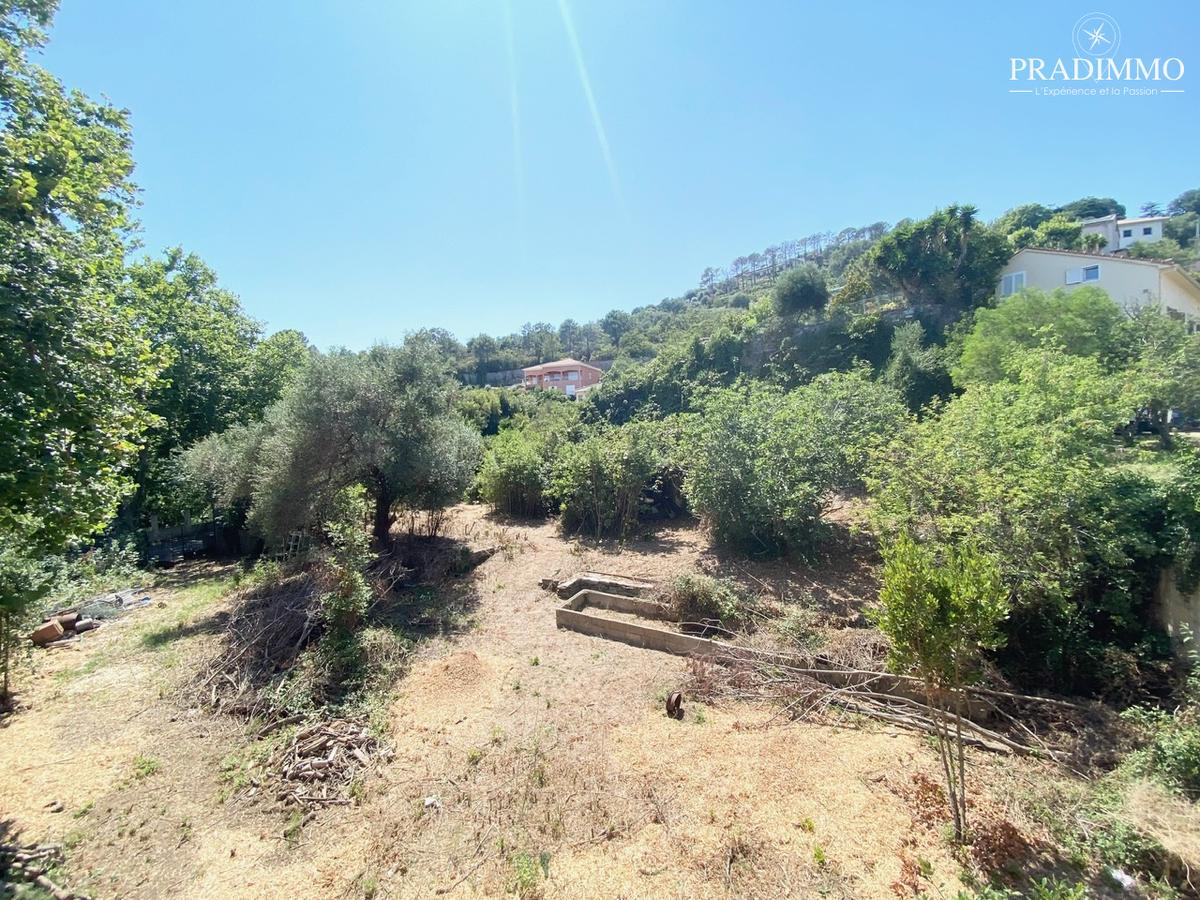 BASTIA- CARDO – Lot de trois maisons d’une surface totale de