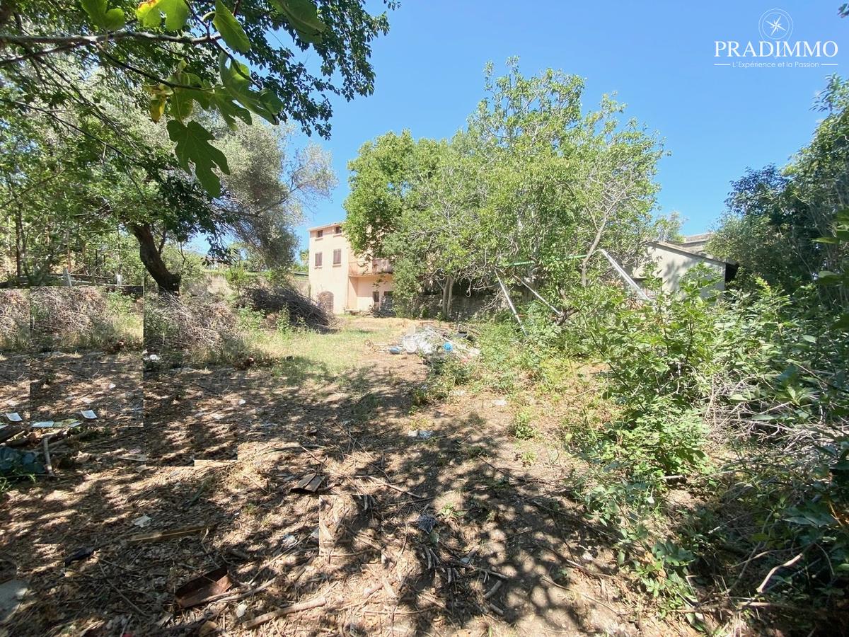 BASTIA- CARDO – Lot de trois maisons d’une surface totale de