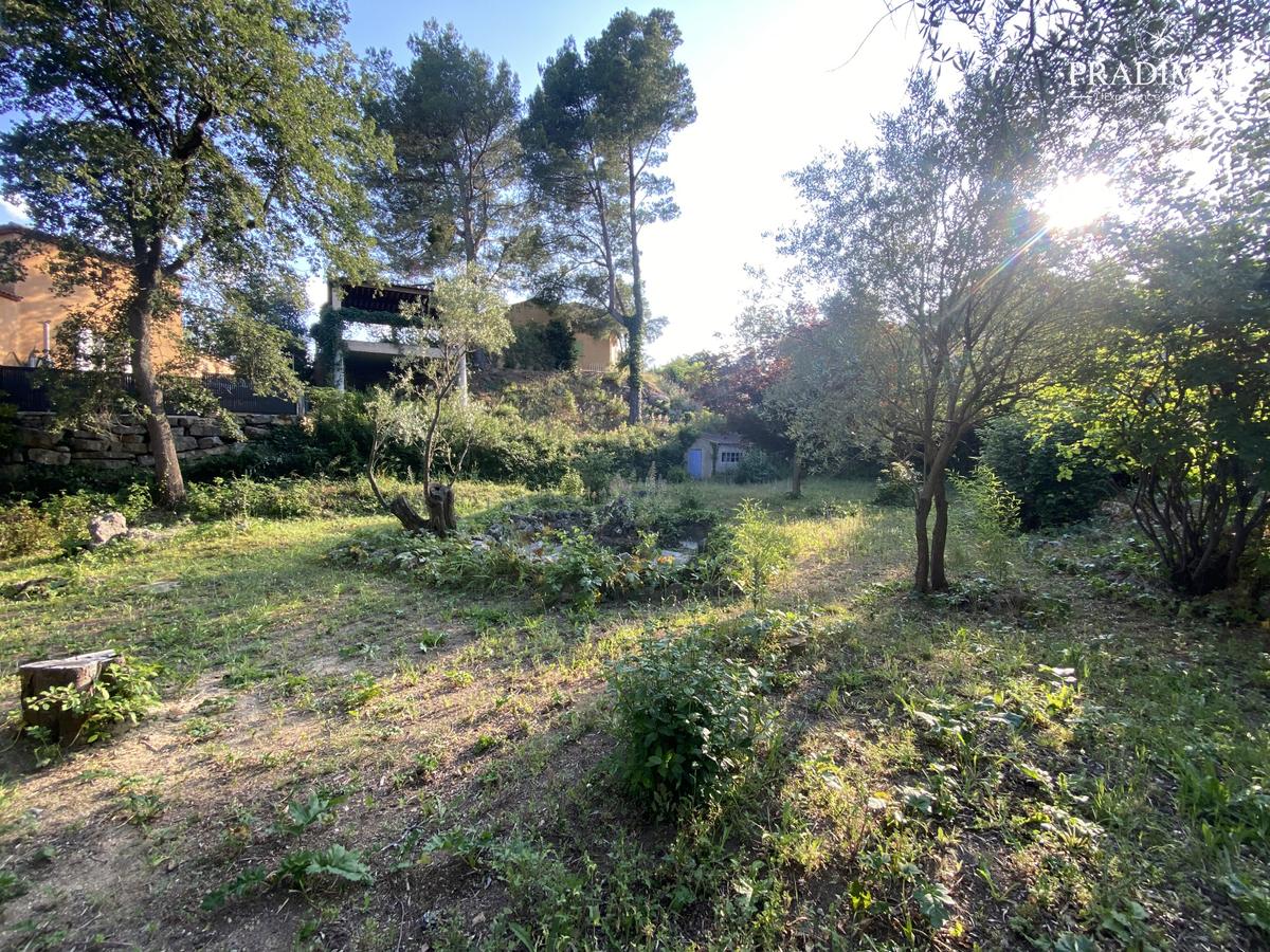 Terrain plat 550 m2 constructible La Cadière d’Azur