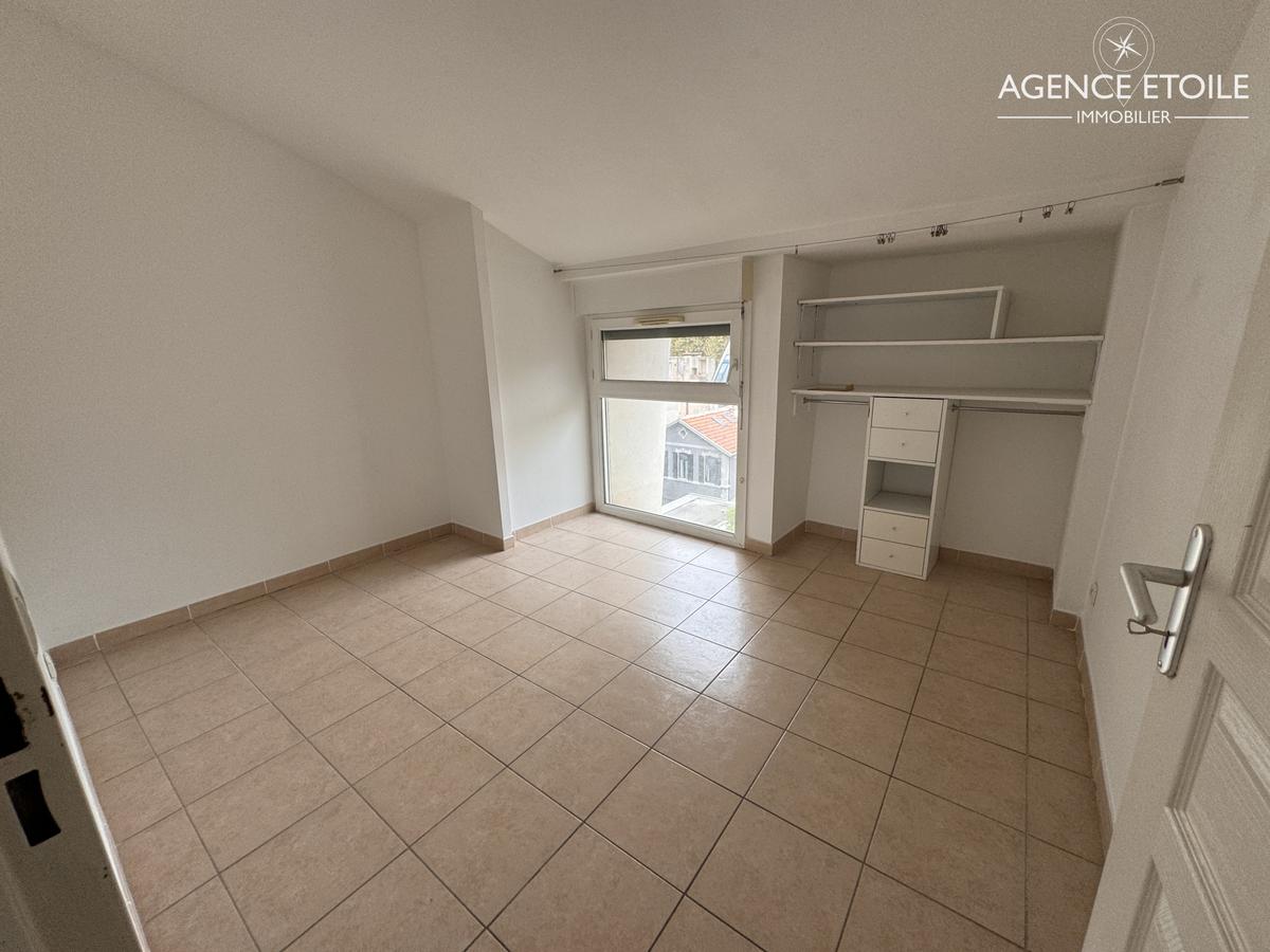 TYPE 4 EN DUPLEX DANS LE QUARTIER MERMOZ / PRADO