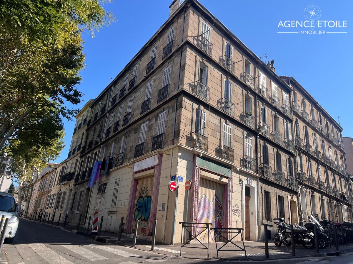 Angle report building 7 lots 238 m2 13004 Marseille