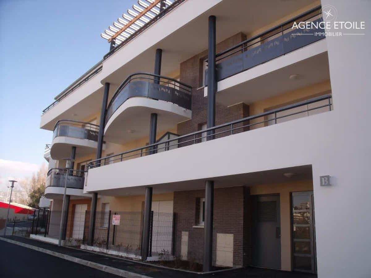 Marseille 8ème Vieille Chapelle T2 avec terrasse et parking