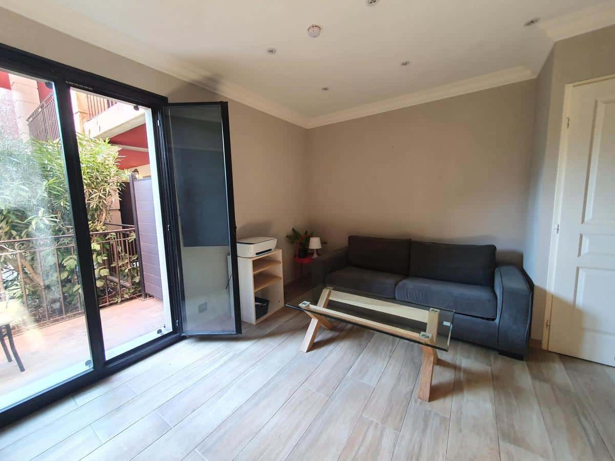 Aix Studio ground floor sold rented furnished