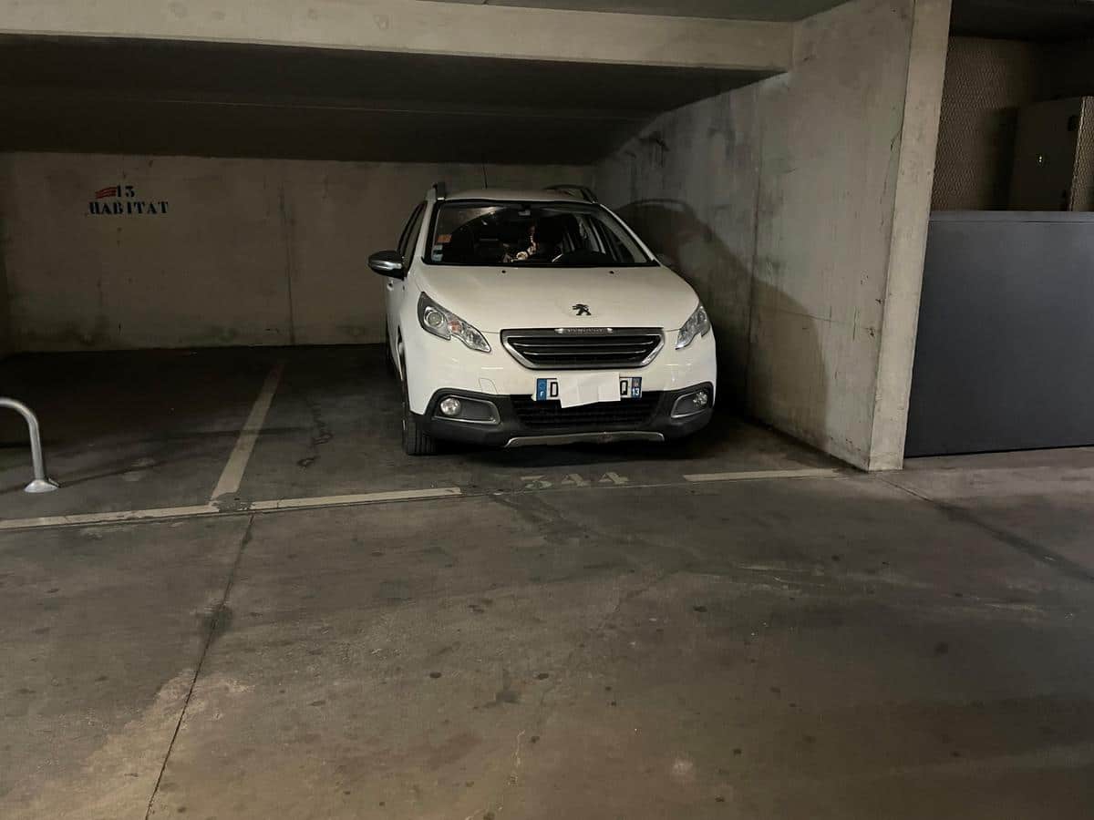 UNDERGROUND PARKING - LA CAPELETTE