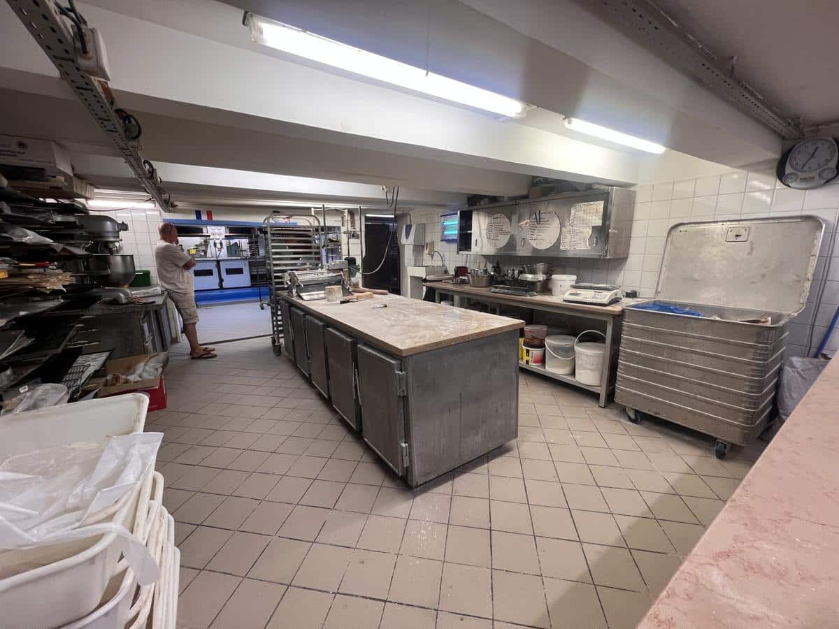 For sale: Business assets of a bakery-pastry shop –