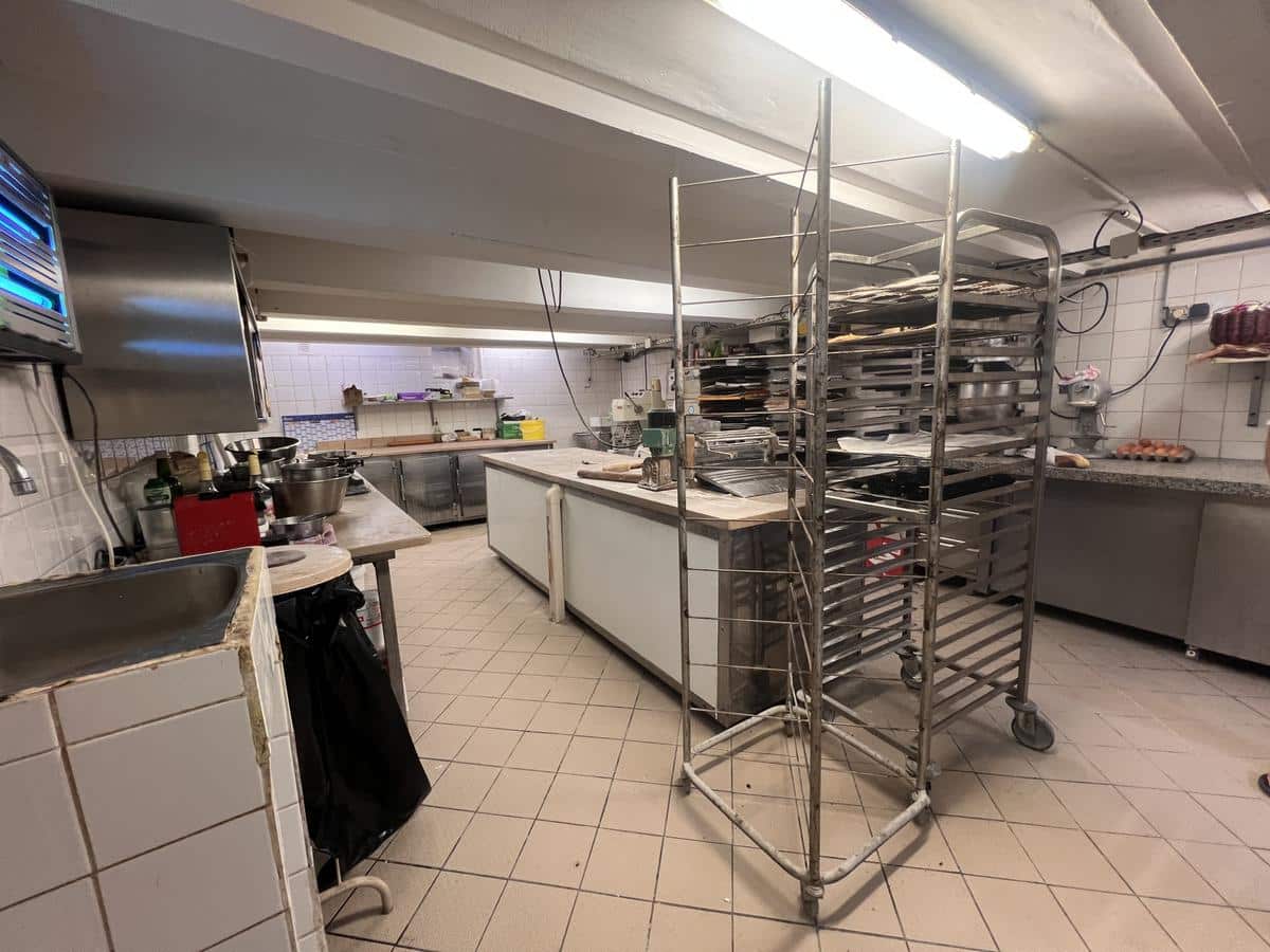 For sale: Business assets of a bakery-pastry shop –