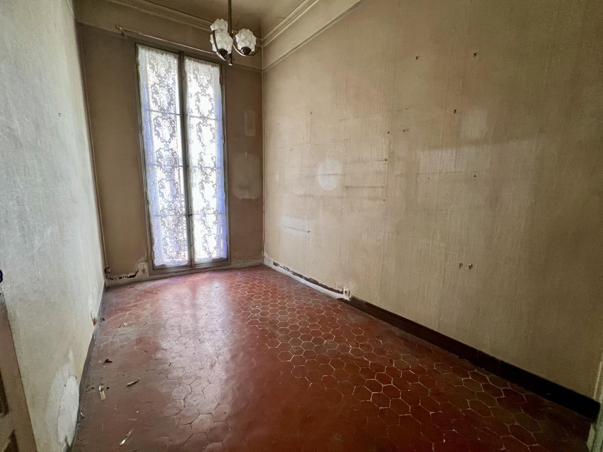 À VENDRE – T3 À RÉNOVER AVEC BEAU POTENTIEL – 13001 MARSEILL