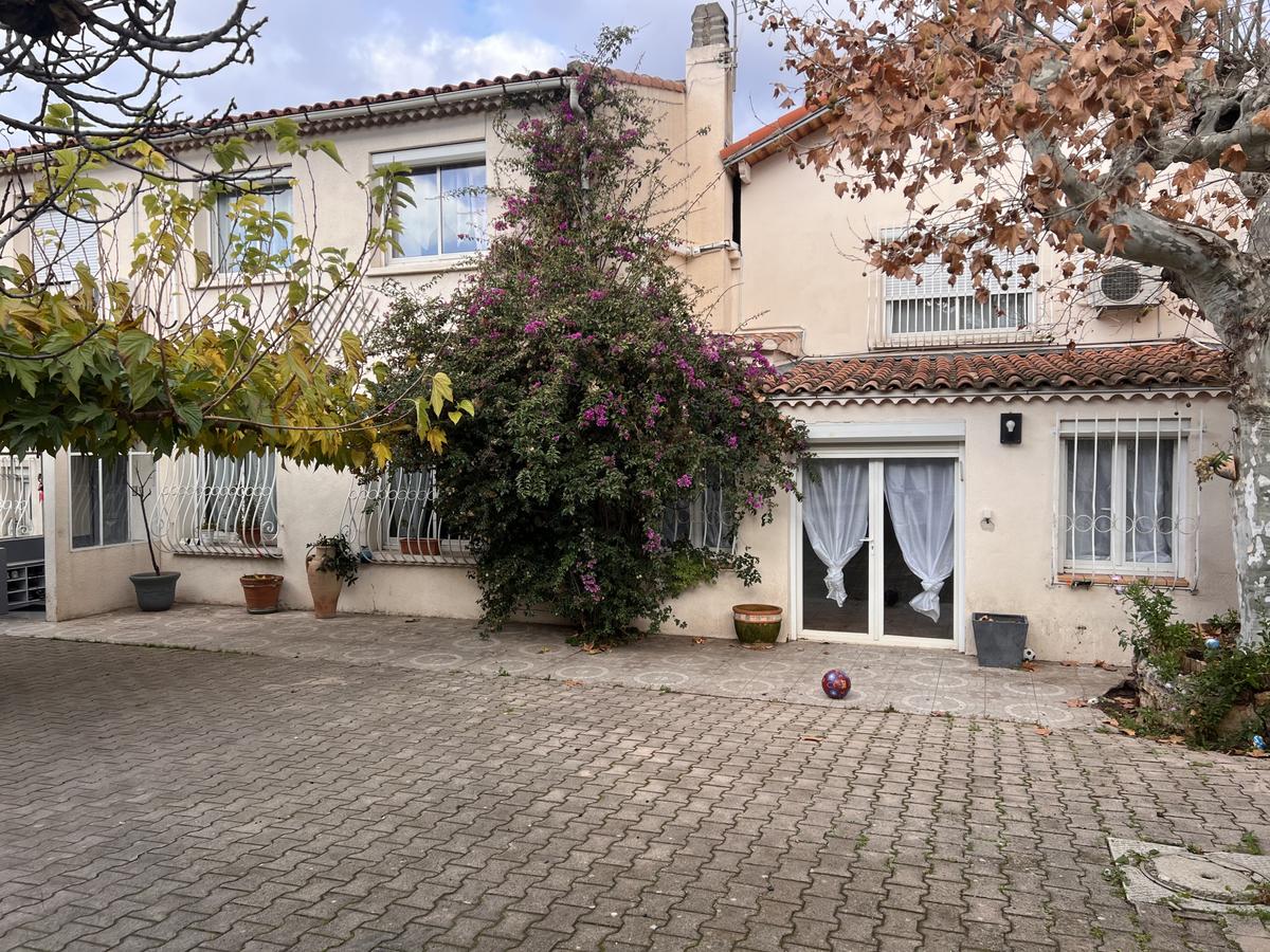 Houses for sale T5 and T2 - 252 m2 - Montolivet -...