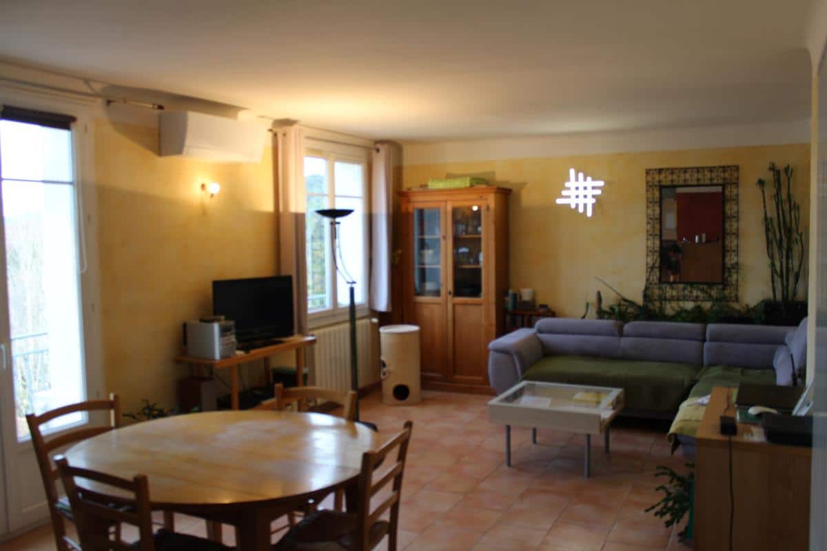 Top floor apartment in Aix-en-Provence (13) Pont de l’A