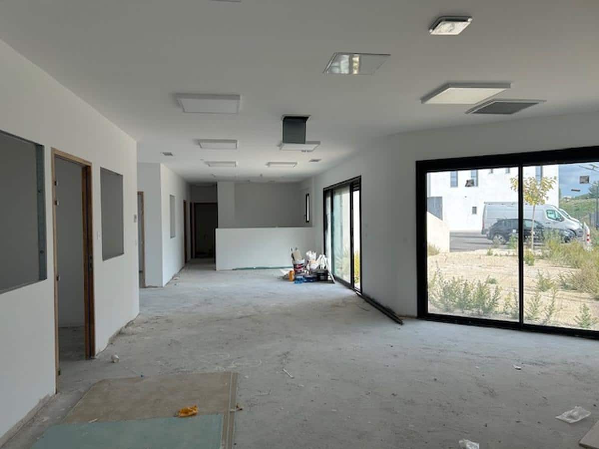 Bureaux neufs de 134m2 à louer à Lançon de Provence