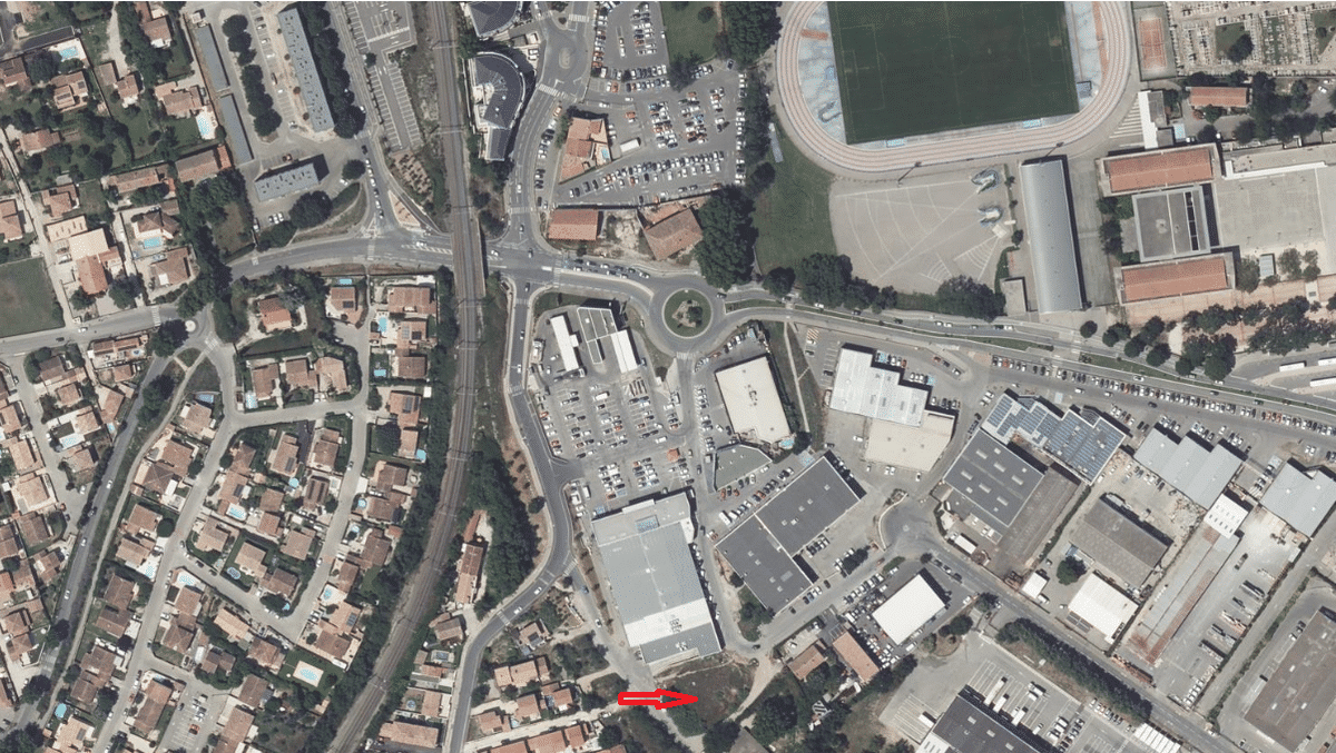 Commercial land for rent Salon de Provence