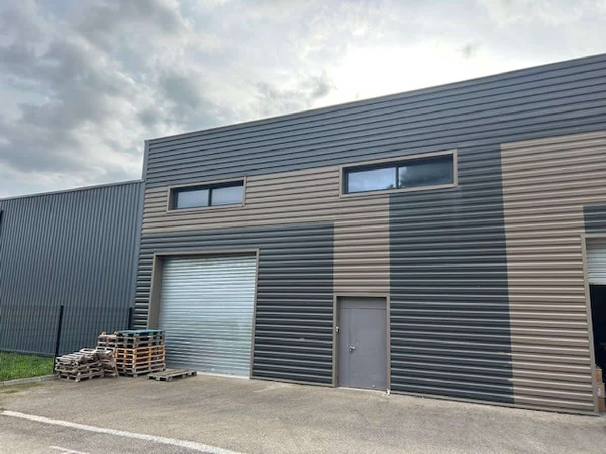 Local d’activité de 350m2 – Pelissanne