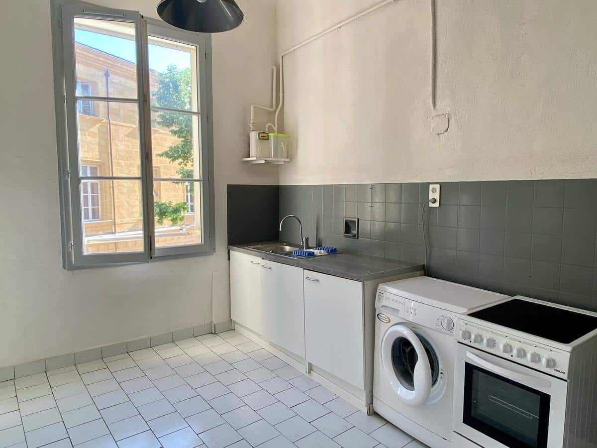 Aix en Provence Centre ville. APPARTEMENT T3/4 63 m2  – foru