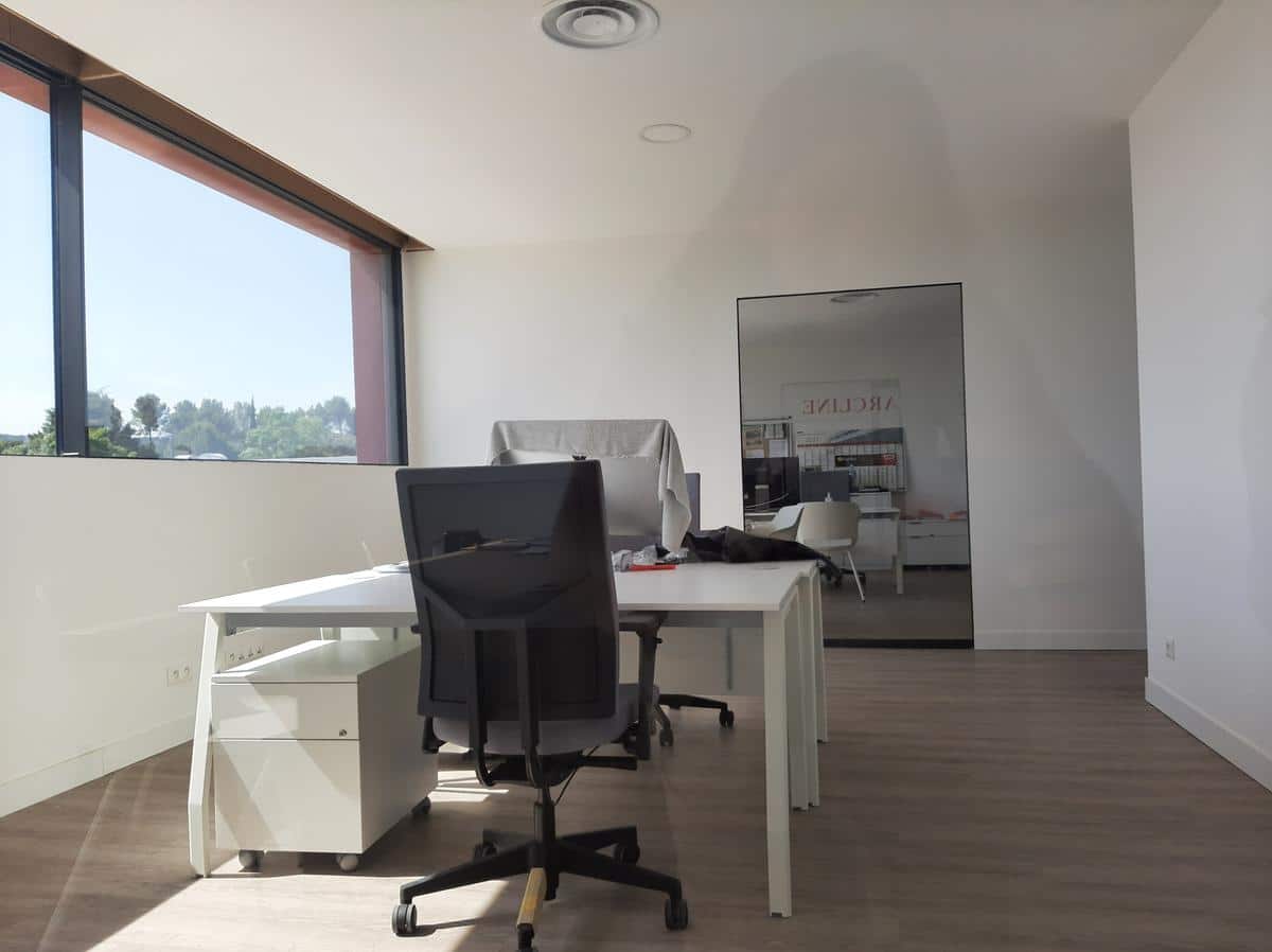 PELISSANNE – BUREAUX DE 143 M2 A LOUER