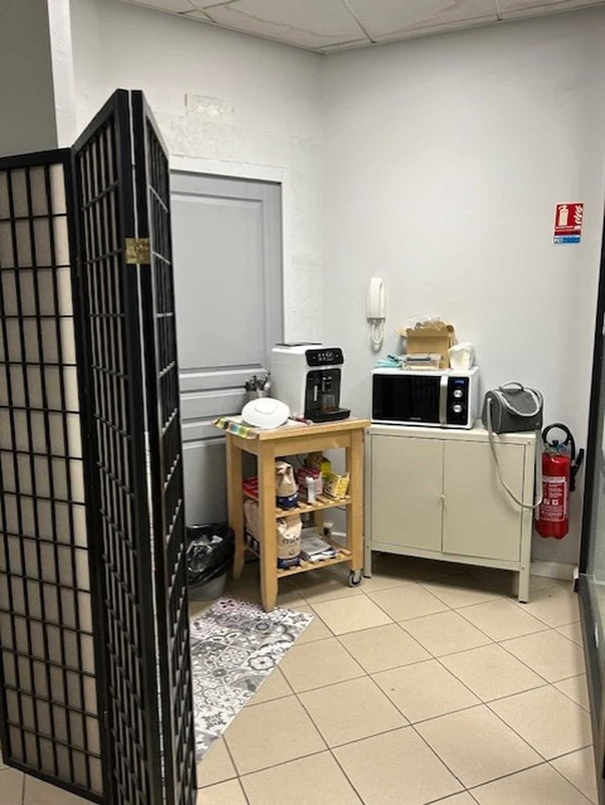 113m2 offices for rent Salon de Provence