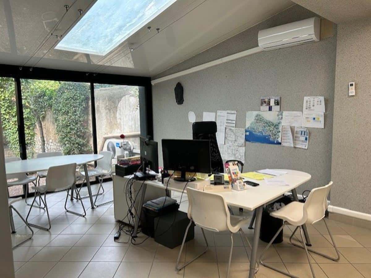 113m2 offices for rent Salon de Provence