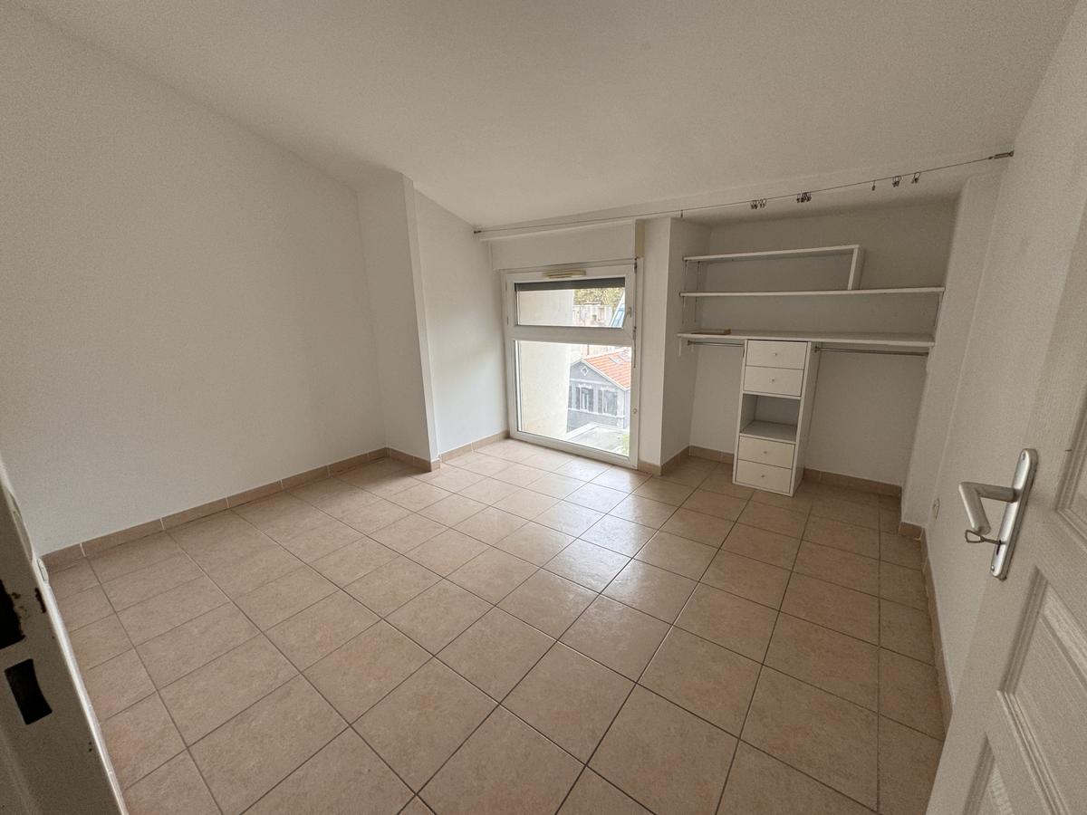 TYPE 4 EN DUPLEX DANS LE QUARTIER MERMOZ / PRADO