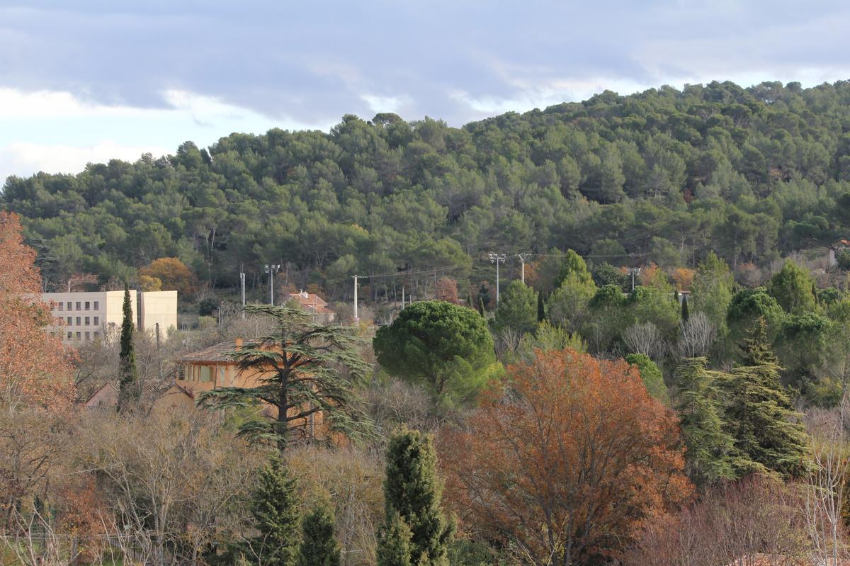 Top floor apartment in Aix-en-Provence (13) Pont de l’A