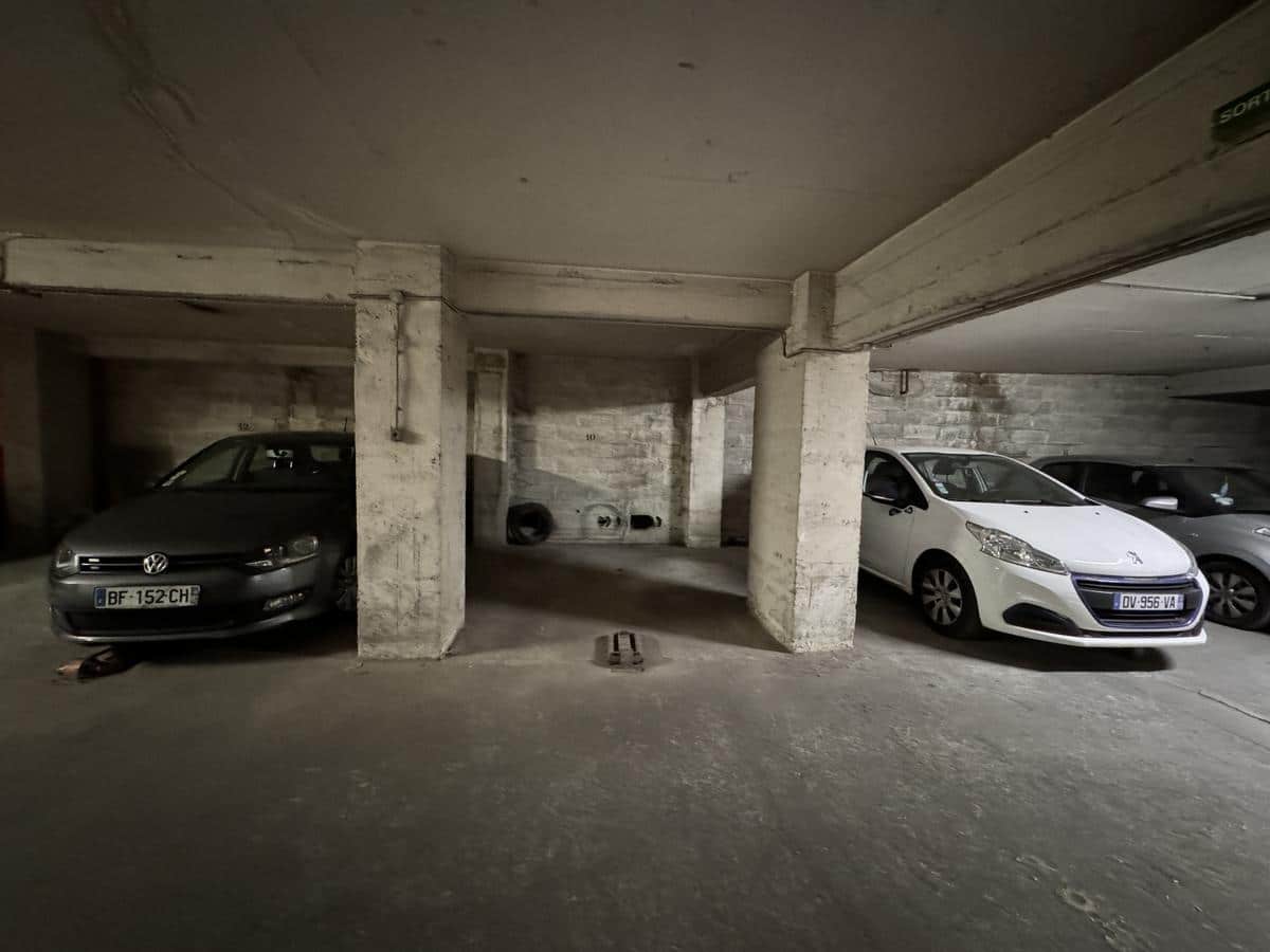 PARKING PROXIMITE CASTELLANE